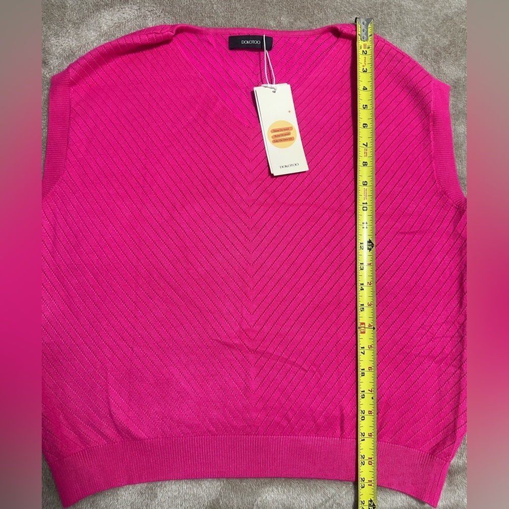 Chic Fuchsia V-Neck Women's Blouse - Picture 14 of 15